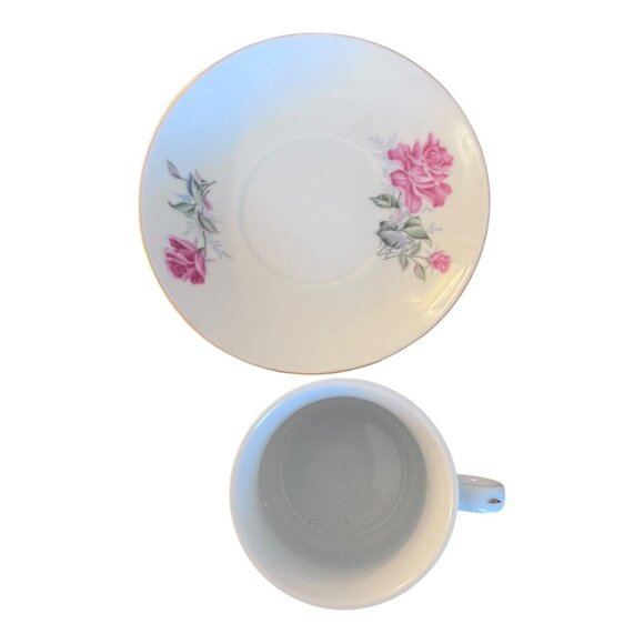 Vintage Porcelain Teacup Demitasse and Saucer Gold Trim Made in Liling China - Picture 5 of 7